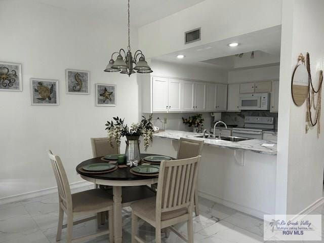 Foto del edificio - 77 Santa Isabel Blvd