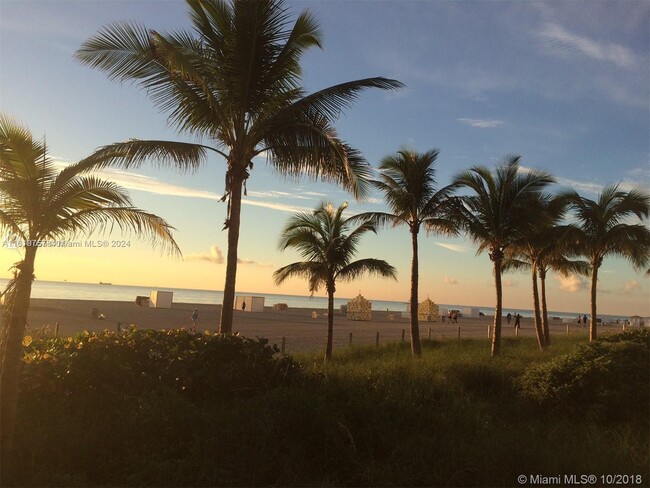 Foto del edificio - 1631 Collins Ave