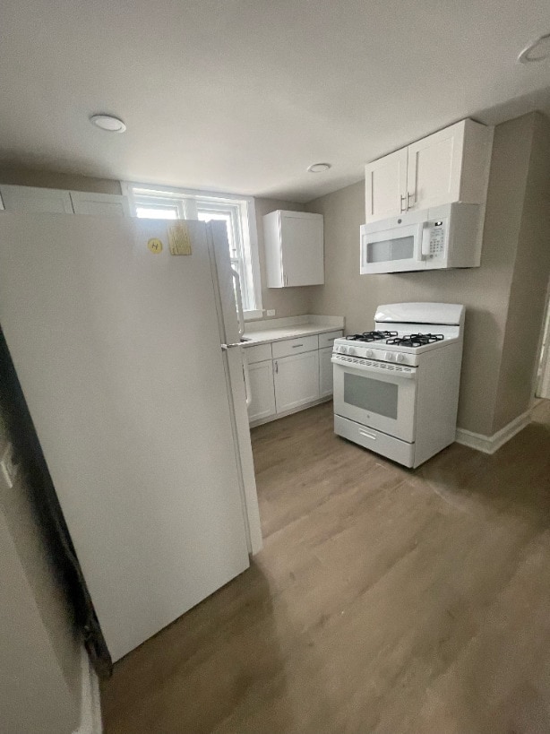 Building Photo - 5202 W Ainslie St