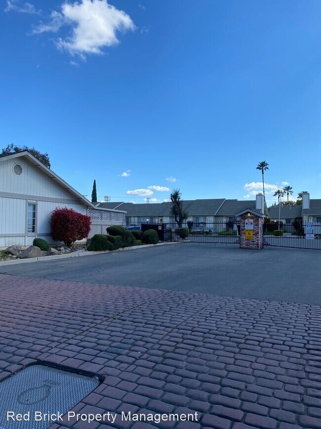 Building Photo - 3 br, 2 bath House - 1830 Merced Ave.