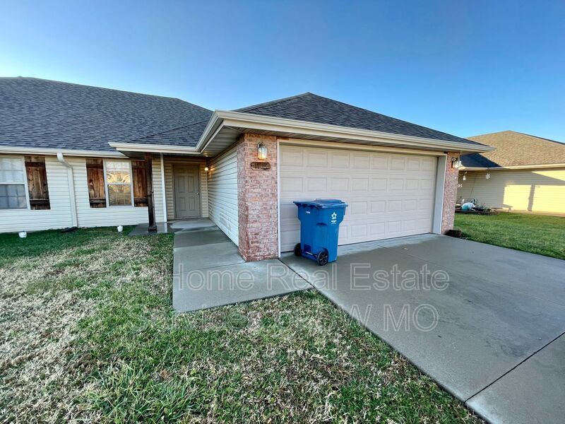 1123 N Northwood Ave, Republic, MO 65738 Condo for Rent in Republic