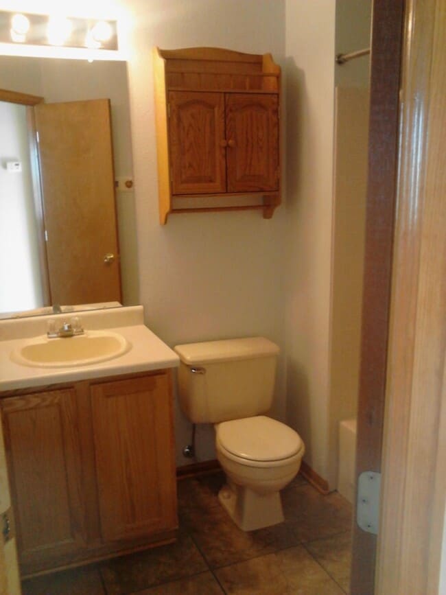 Building Photo - 9516 Castle Ridge Cir