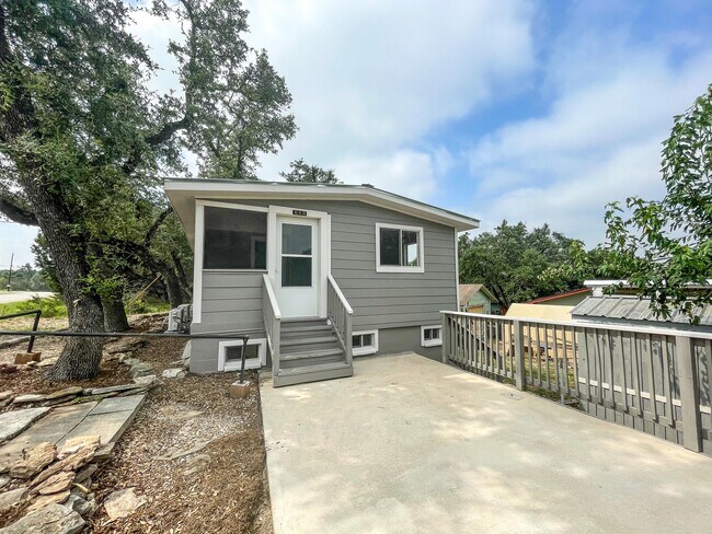 Foto del edificio - 668 Creekside Dr