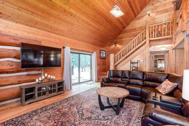 Building Photo - 55823 Wood Duck Dr