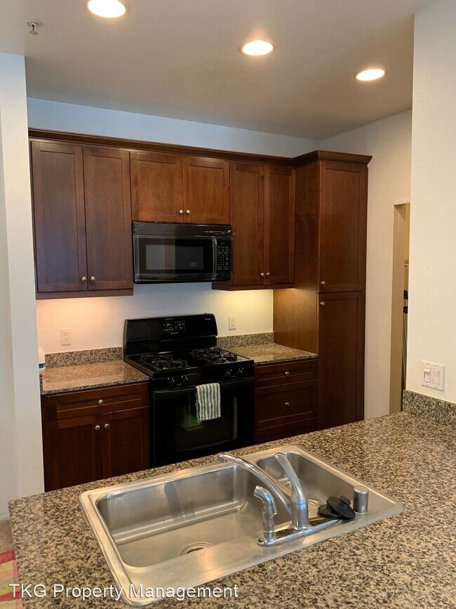 Building Photo - 2 br, 2 bath House - 1270 Scholarship