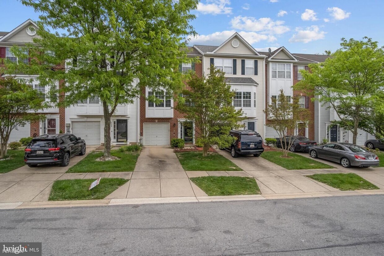 Foto principal - 3 br, 2.5 bath Townhome - 4307 Lavender Lane