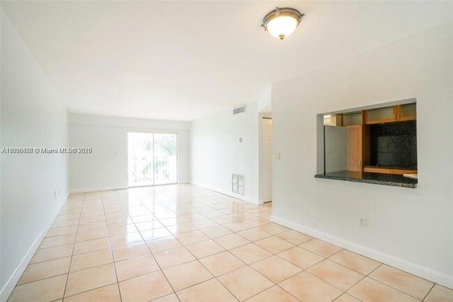 Building Photo - 6545 Indian Creek Dr