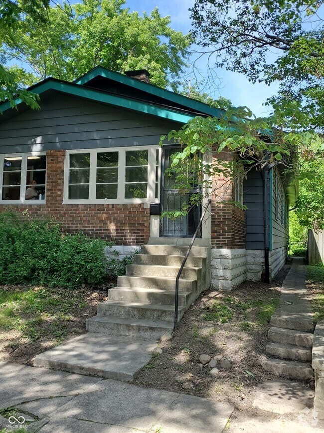 Building Photo - 136 S Johnson Ave