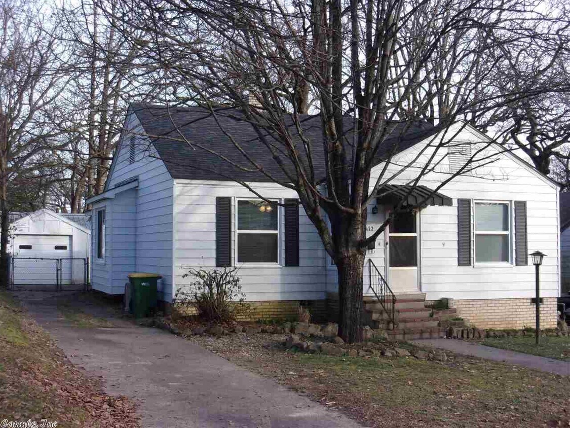 Primary Photo - 3112 N Olive St