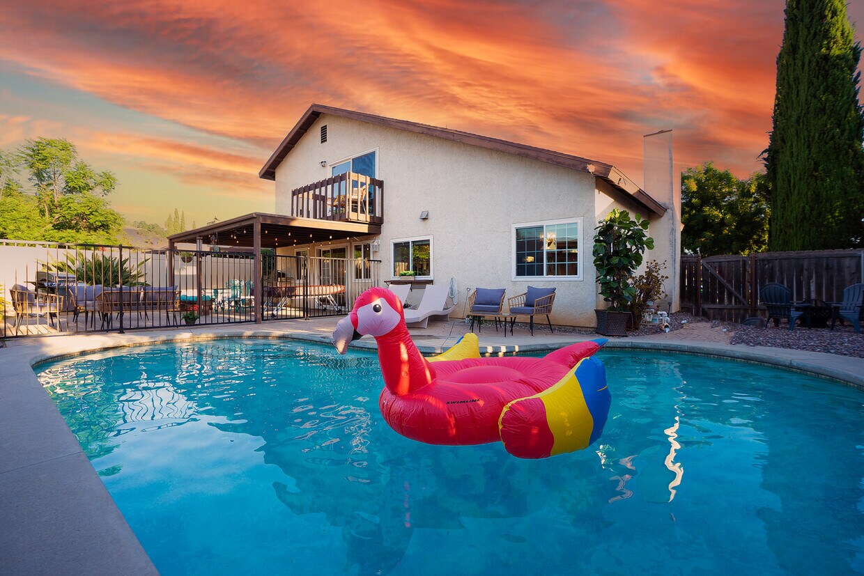 Primary Photo - 458 Las Brisas Dr