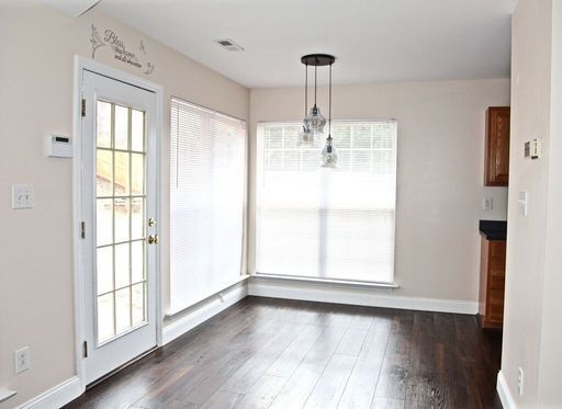 Building Photo - Beautiful Home with Spacious Open Floor Plan
