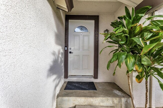 Foto del edificio - San Jose 4 Bedroom with Solar Power & Central A/C