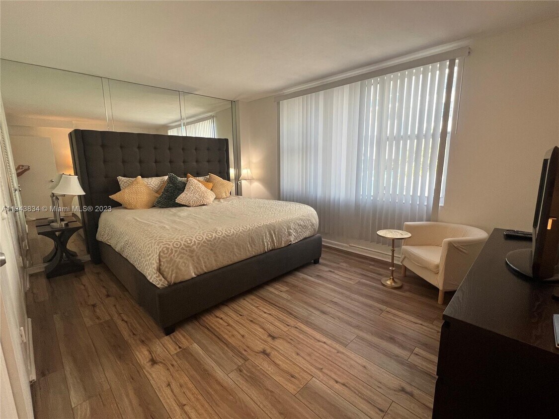 9195 Collins Ave Unit 409, Surfside, FL 33154 Condo for Rent in