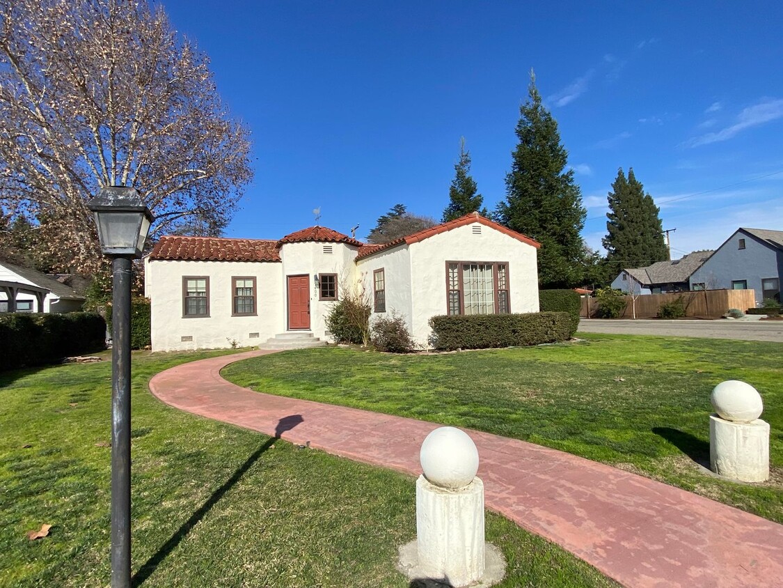 Primary Photo - Charming Beverly Glen Home for Rent!