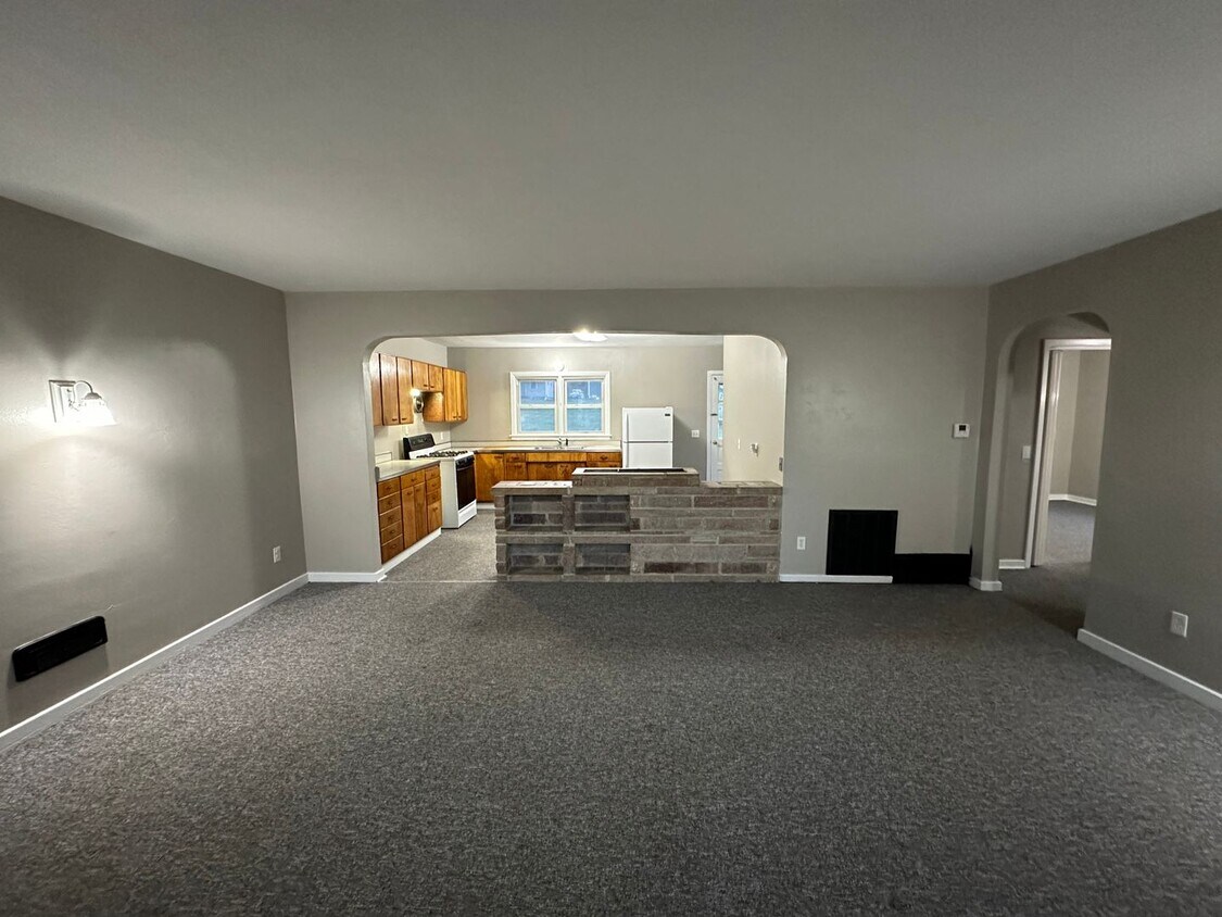 Primary Photo - 2 bed, 1 bath home for rent in Hudson