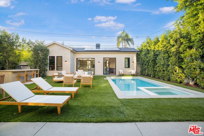 Foto del edificio - 4433 Kraft Ave