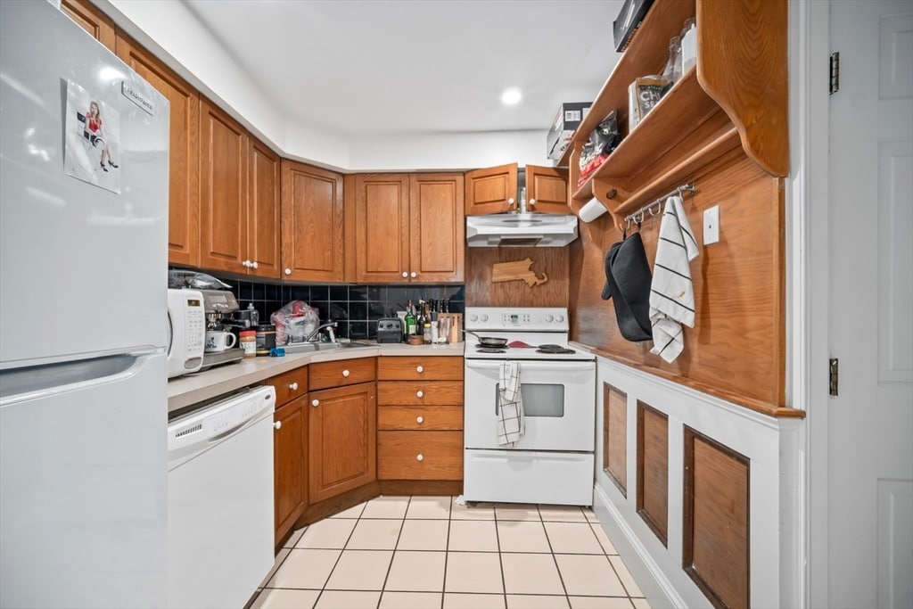 Primary Photo - 163 W 2nd St