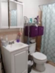 Building Photo - 570 Somerville Ave