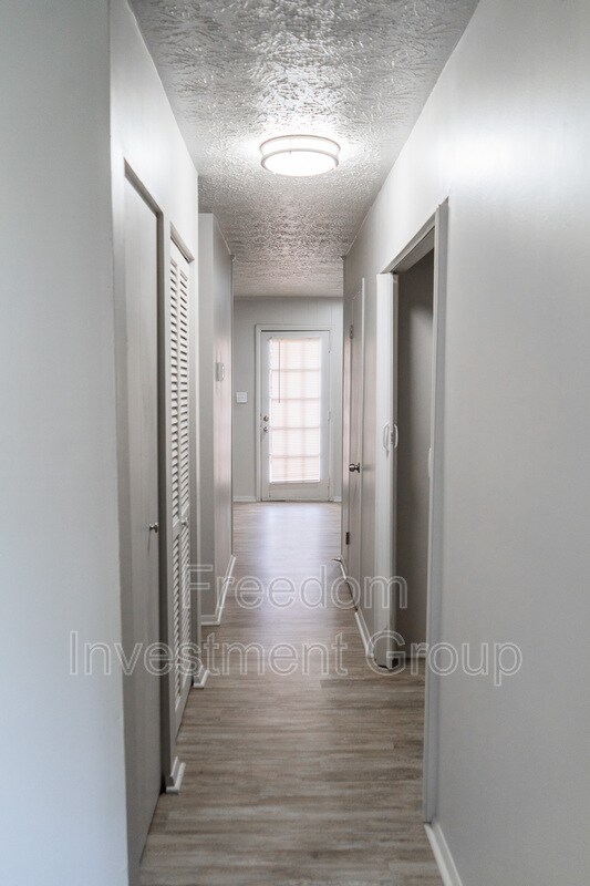 Foto del edificio - 9128 Cedarpark Ln NW