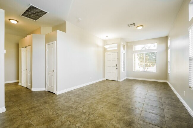 Foto del edificio - 17647 N 17th St