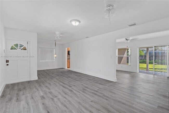 Building Photo - 5215 SW 128th Ave