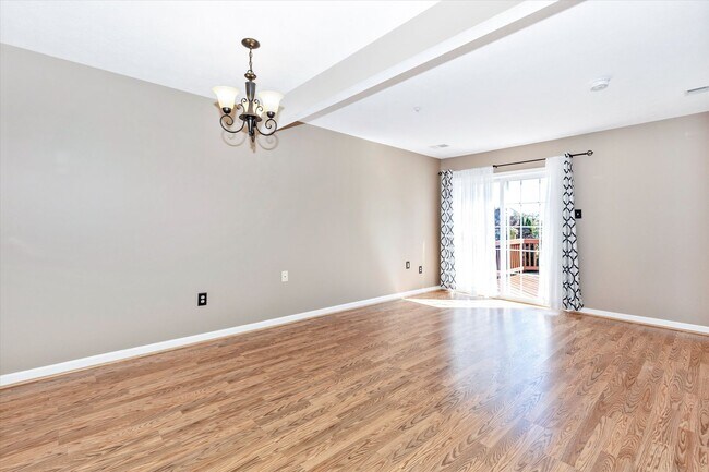 Foto del edificio - New Market West Rental