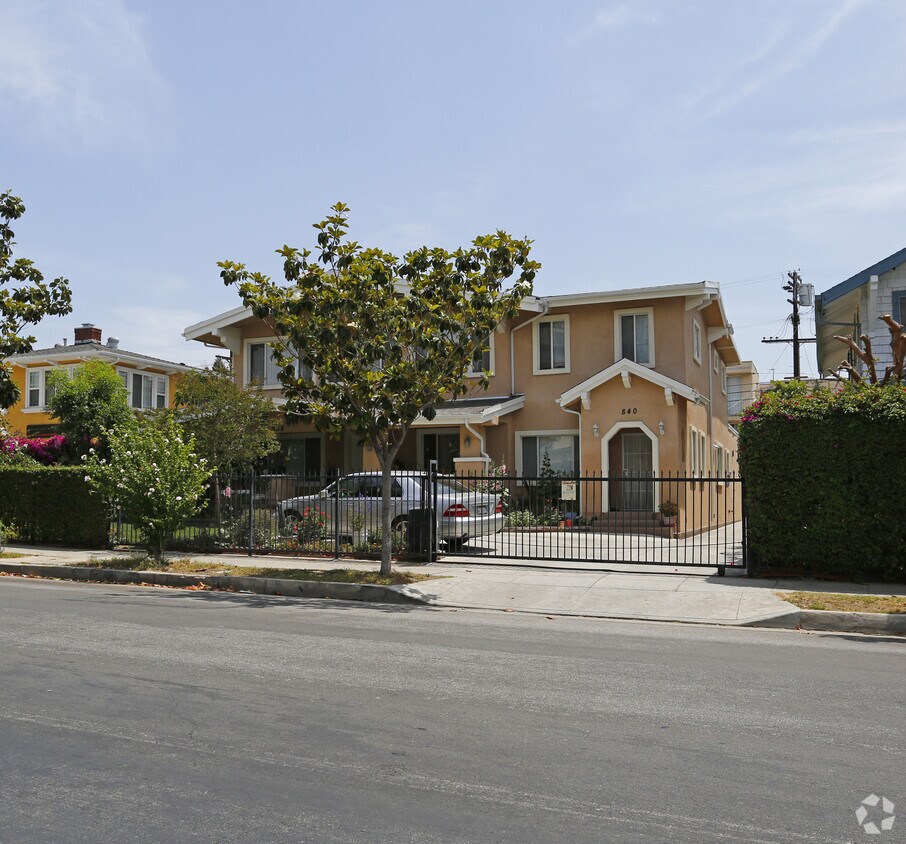 838 S St Andrews Pl, Los Angeles, CA 90005 Apartments in Los Angeles