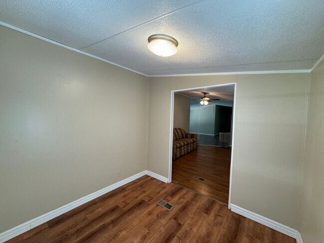 Foto del edificio - 161 Flournoy Lucas Rd
