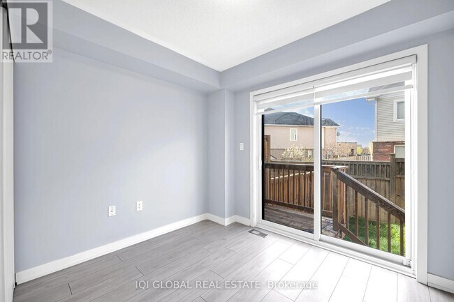 Building Photo - 3089 Cherry Blossom Cmn