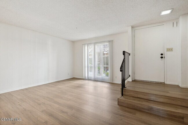 Foto del edificio - 27401 Country Glen Rd