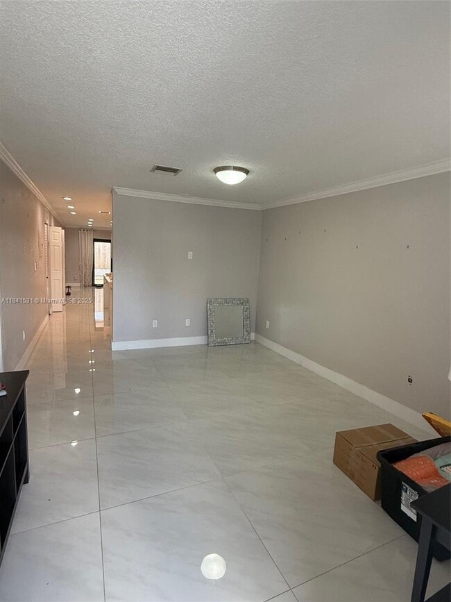 Building Photo - 611 SW 114th Ct