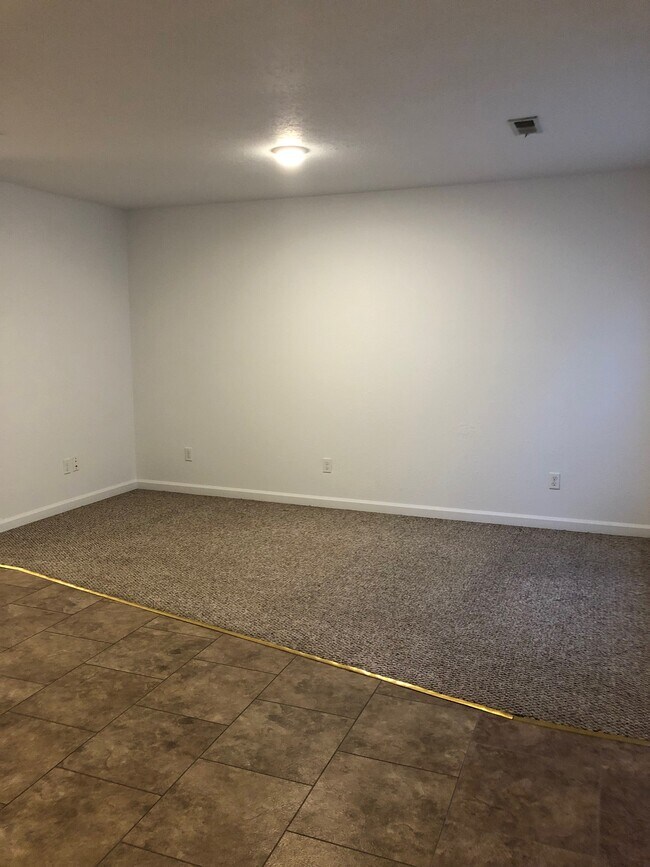 Sala de estar - 30 E. Lewis St.