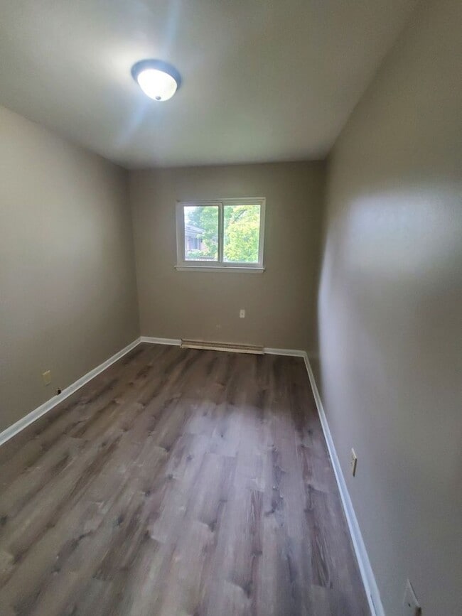 Building Photo - 8230 W Villard Ave