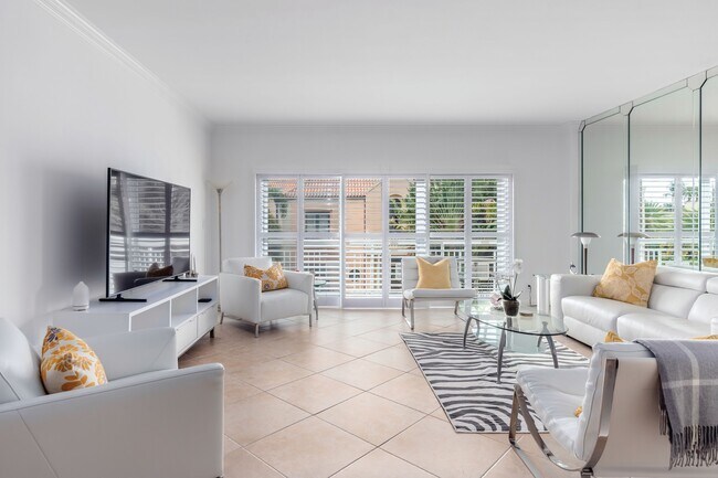 Photo - 250 Bradley Pl (Palm Beach, FL) Apartment