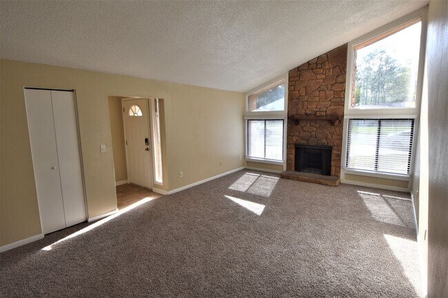 Foto del edificio - 10146 Pine Breeze Rd W