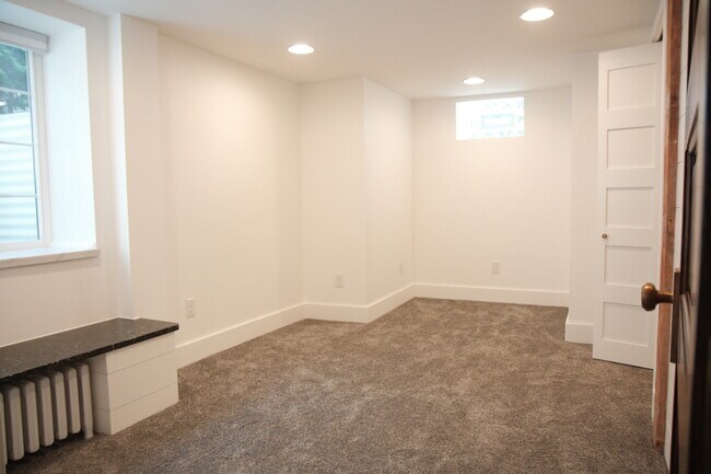 Dormitorio - 4337 Washburn Ave N