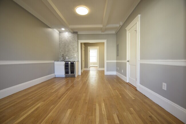 Building Photo - 142 Sutherland Rd