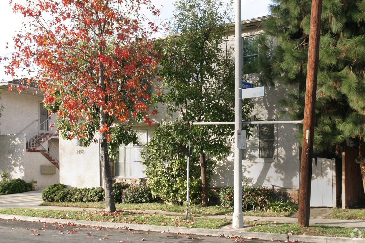 Foto del edificio - 3495 E 15th St