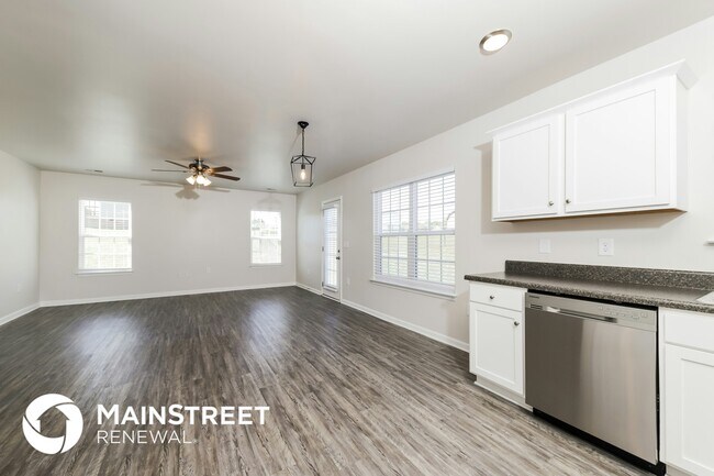 Foto del edificio - 6166 Brentwood Pk Dr