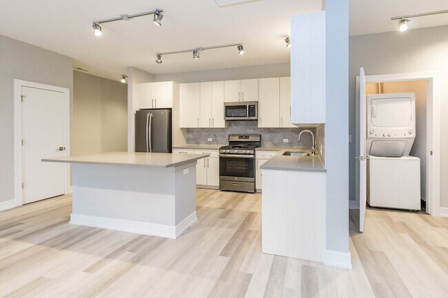 Foto del edificio - 1554 N Talman Ave