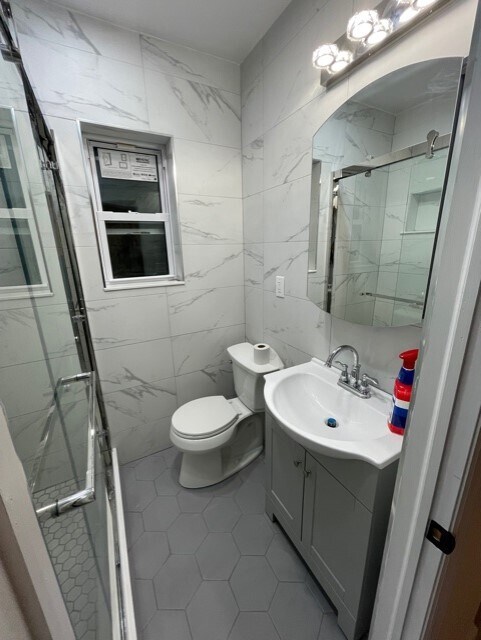 Foto del edificio - 3240 110th St