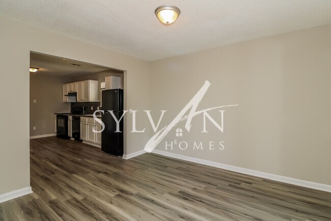 Building Photo - Lease today! No extra charge for contentme...