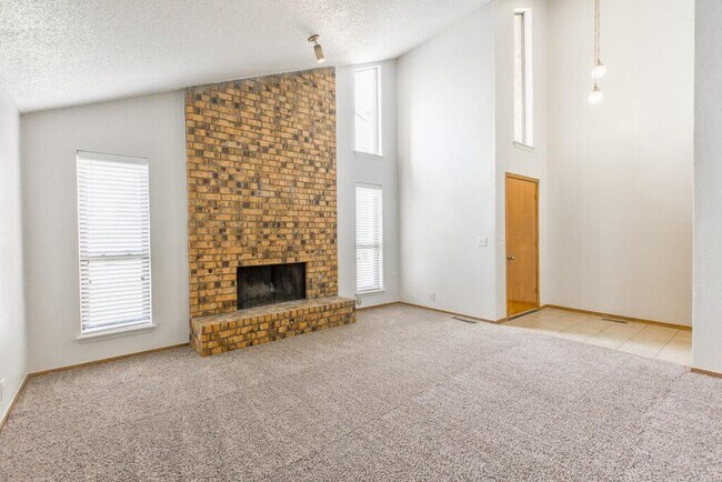 Foto del edificio - 1324 Kelly Park Rd