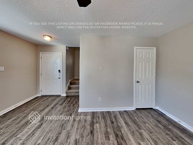 Foto del edificio - 3827 Middlecrest Ln