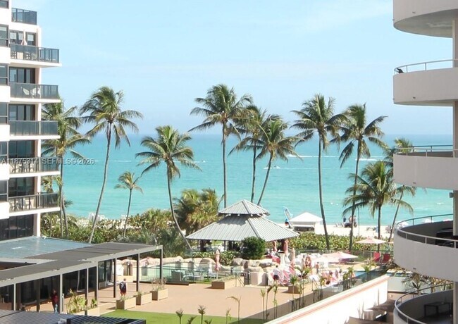 Building Photo - 5161 Collins Ave