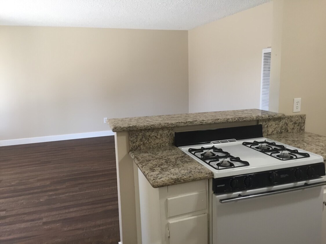 Foto principal - 630 Ridgeway Ln