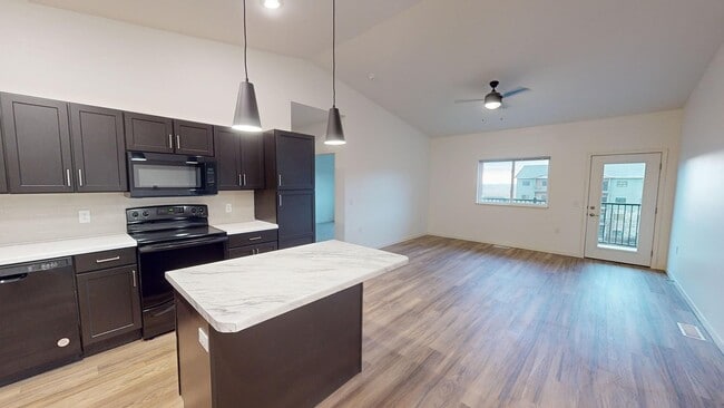 Kitchen - Sage Meadow Apartments & Townhomes