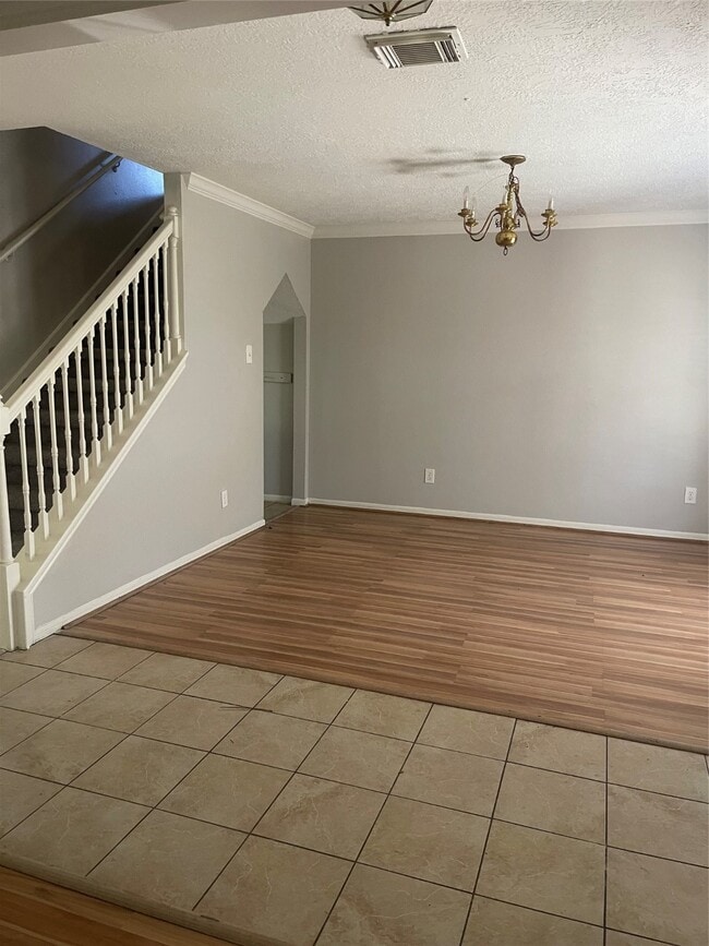 Building Photo - 3607 Nutwood Ln