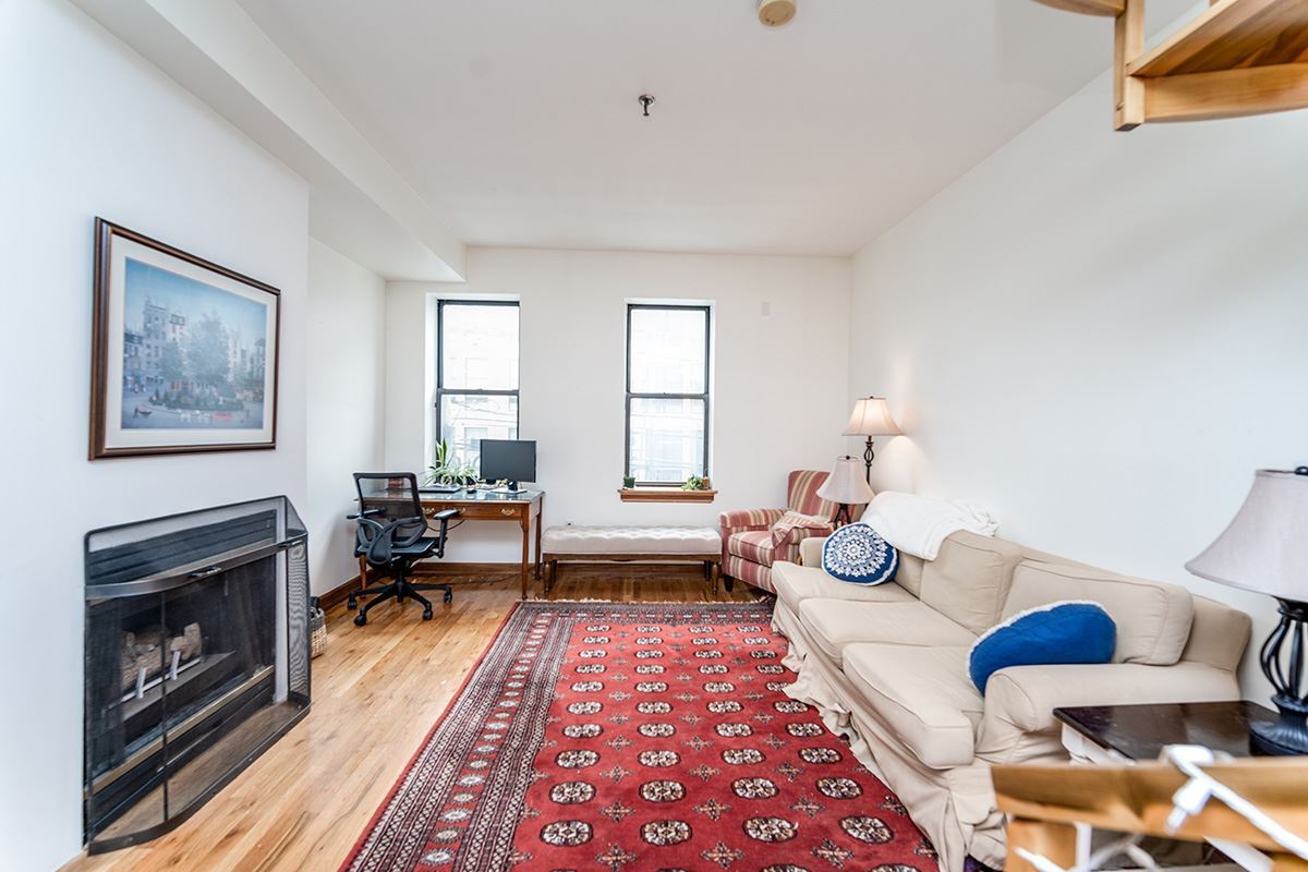 Primary Photo - 509 Madison St