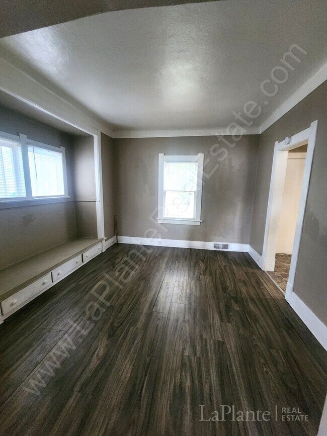 Building Photo - Two Bedroom Home for Rent